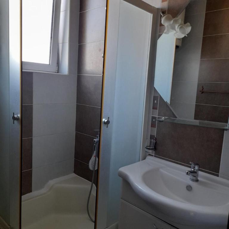 Apartaments DIN - Deluks Porodična Soba - 2