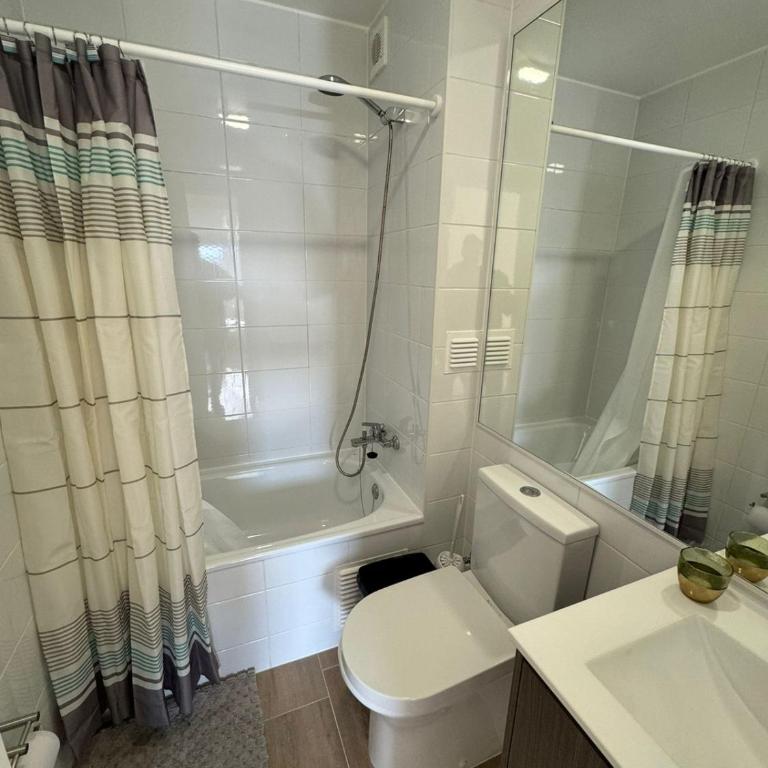 Departamento nuevo excelente ubicación cómodo y amplió de 1 a 4 personas con estacionamiento - Apartamento de 2 dormitorios - 17