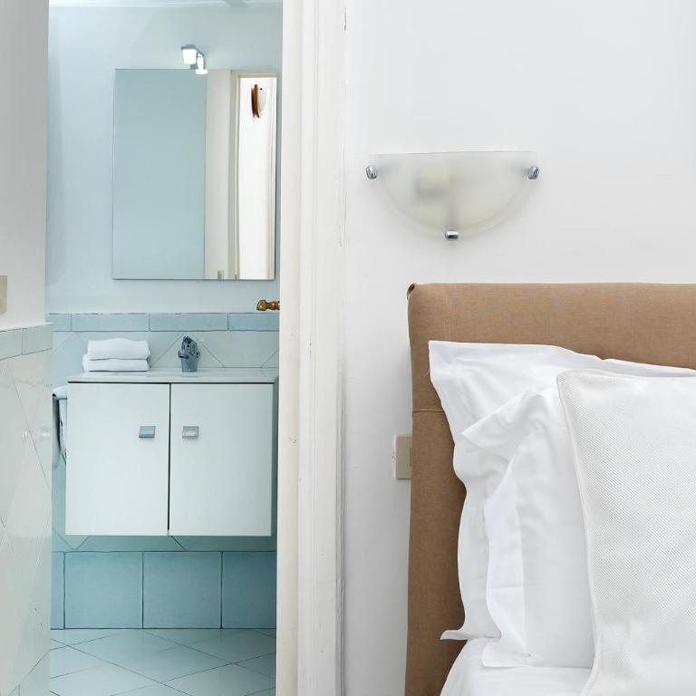 Villa Mariuccia Capri - Appartamento con 2 Camere da Letto e Balcone - 9