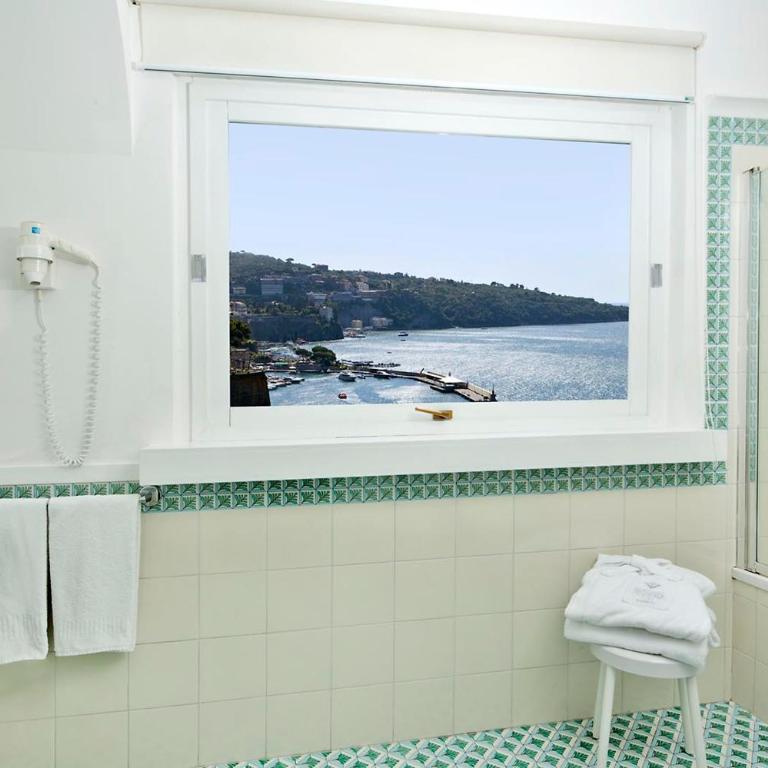 Grand Hotel Riviera - Executive Double or Twin Room with Front Sea View - 5
