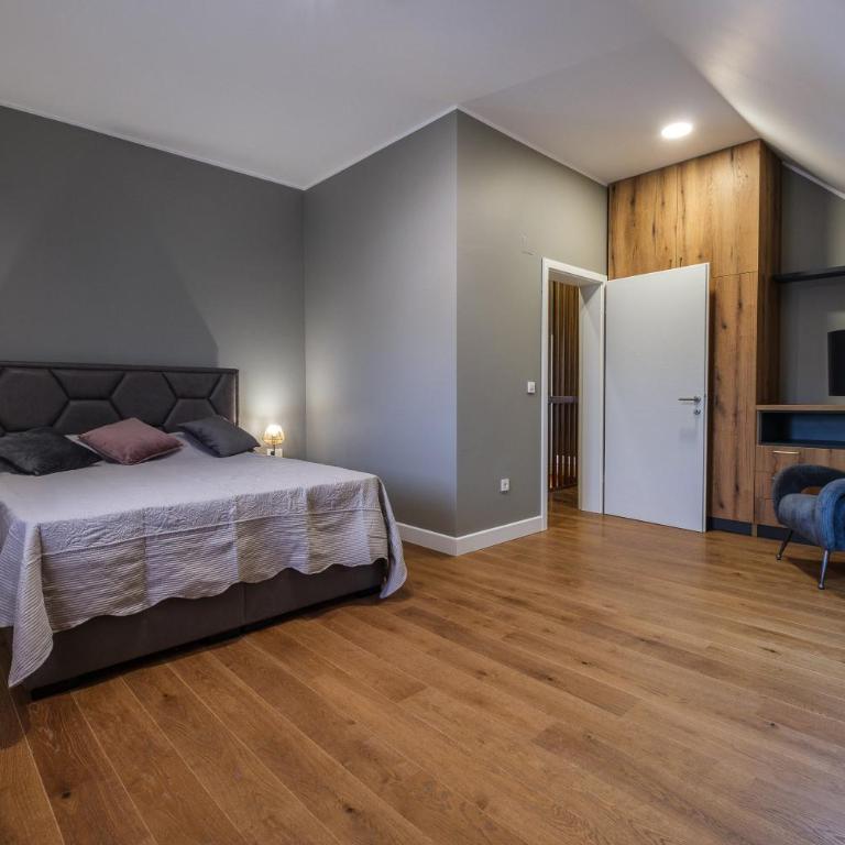 Monte Bella - Three-Bedroom Villa - 24