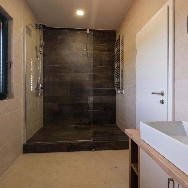 Monte Bella - Three-Bedroom Villa - 36