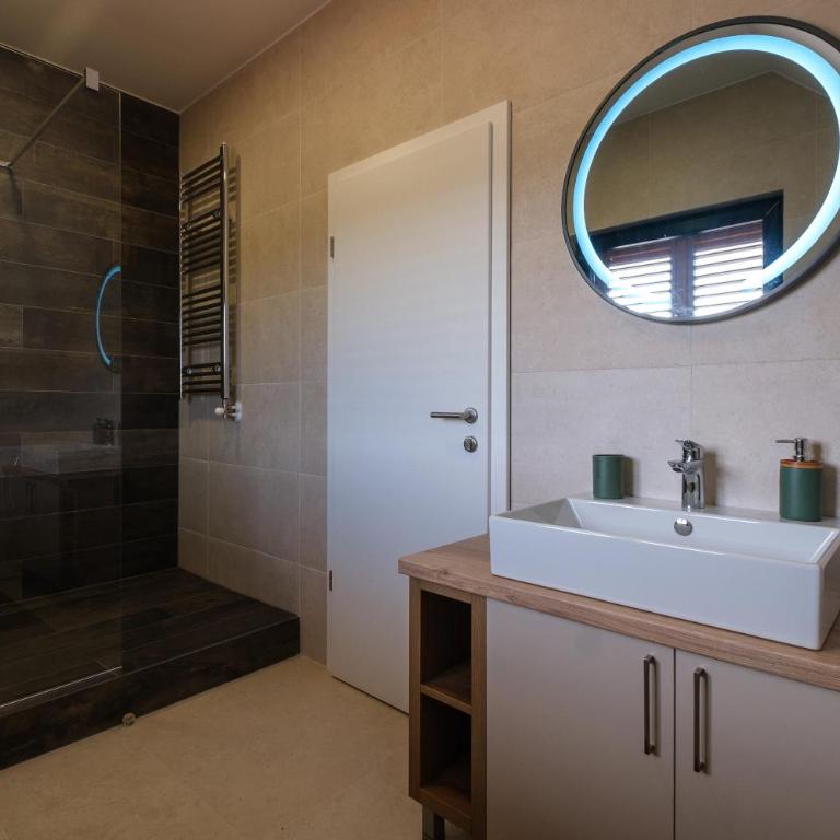 Monte Bella - Three-Bedroom Villa - 41