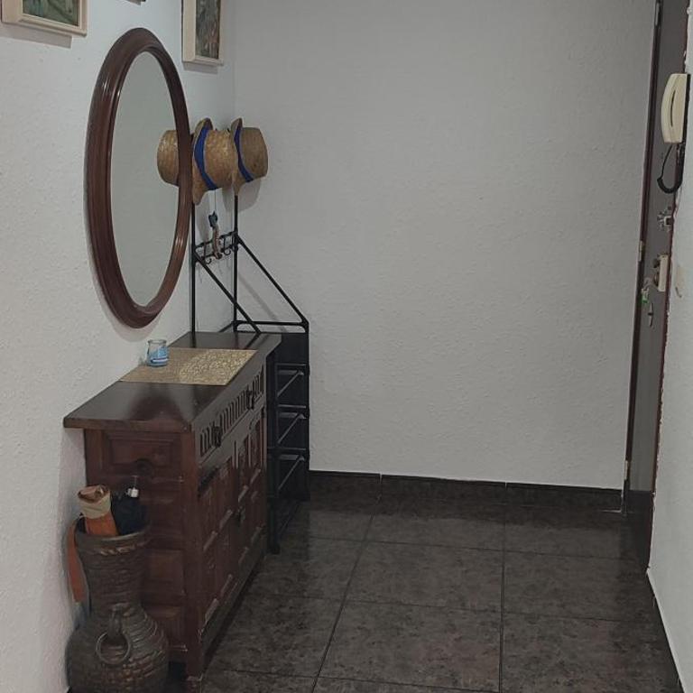 Piso grande con todo cerca - Apartamento con balcón - 13