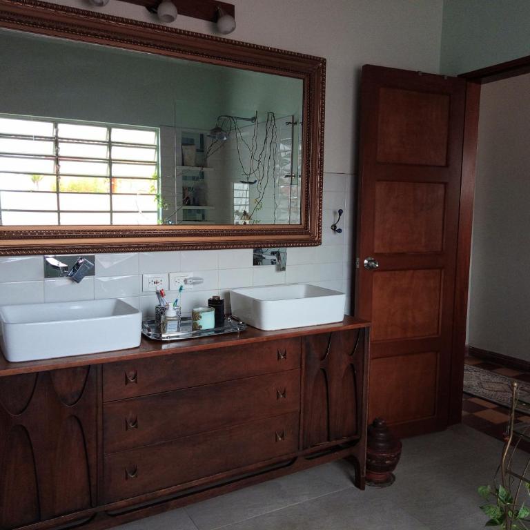 Heliconia - Deluxe Double Room with Balcony - 1