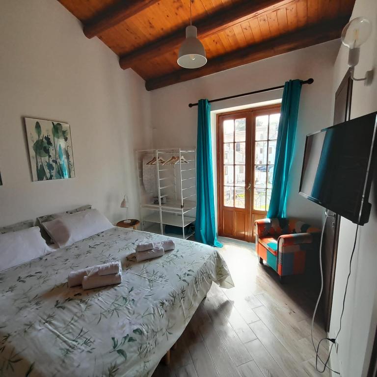 Enzo'S Suite - King Room with Garden View - 2