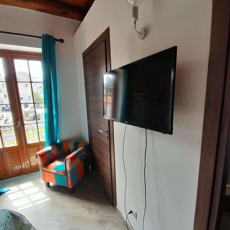 Enzo'S Suite - King Room with Garden View - 12