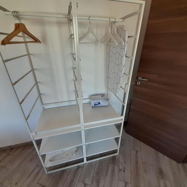 Enzo'S Suite - Deluxe Room (2 Adults + 1 Child) - 13