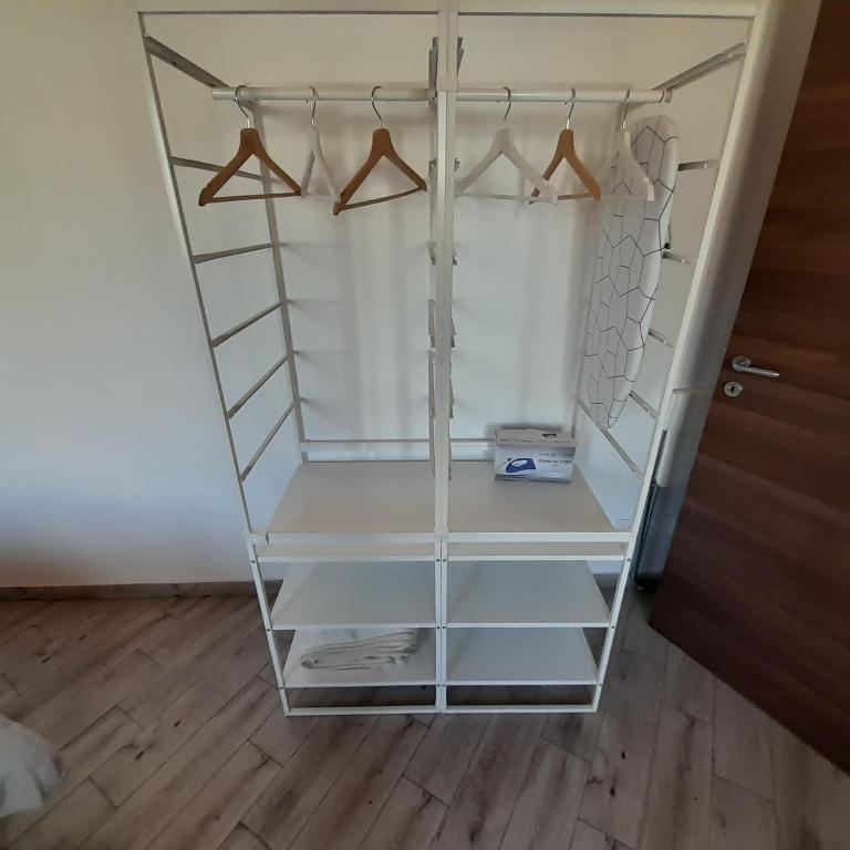 Enzo'S Suite - Deluxe Room (2 Adults + 1 Child) - 9