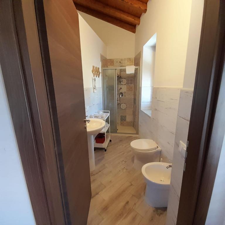 Enzo'S Suite - Deluxe Room (2 Adults + 1 Child) - 10