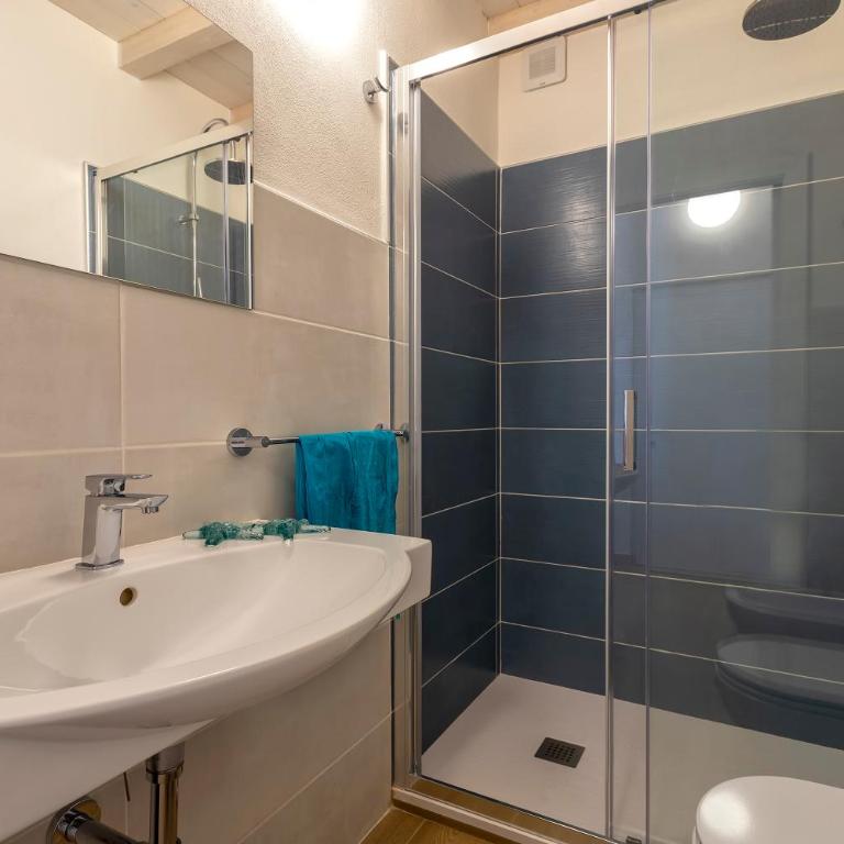 NURAS - La Marina Apartment & Room - Two-Bedroom Deluxe Apartment - 29
