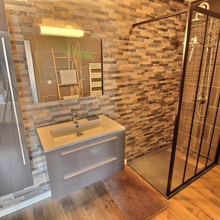 ANNEMASSE - VICTORIA Centre ville, Grand T2 avec Terrasse - Appartement 1 Chambre - 6