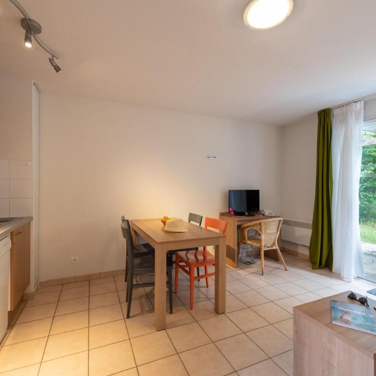 Terres de France - Le Domaine Du Golf - Chalet Confort 1 Chambre - 4 Personnes - 12