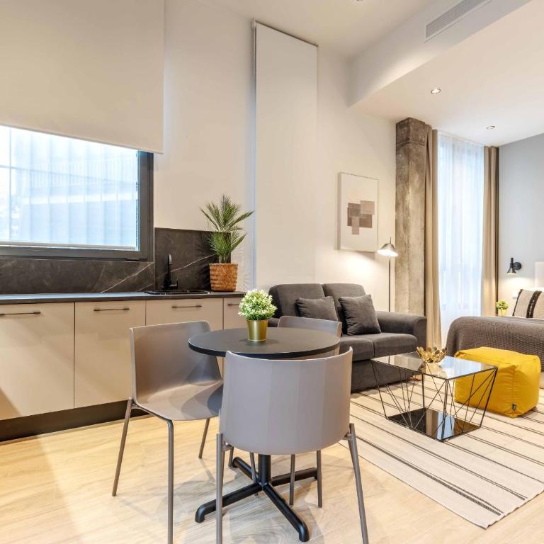 Castilla en Madrid - Studio with Sofa Bed - 1