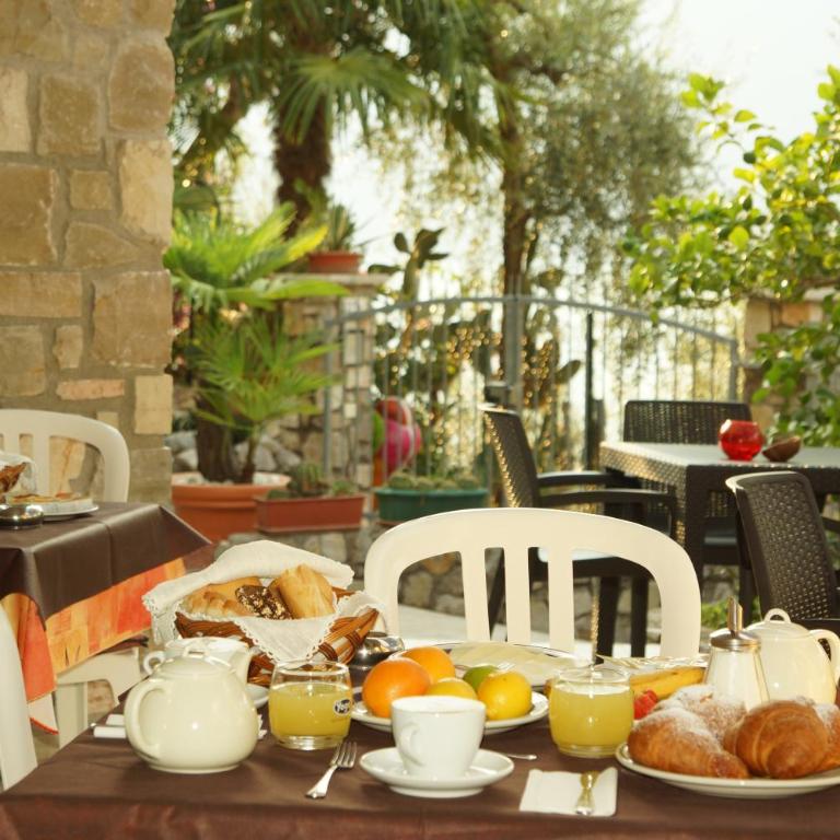 Hotel Augusta Garnì - Camera Matrimoniale/Doppia con Letti Singoli con Balcone - 21