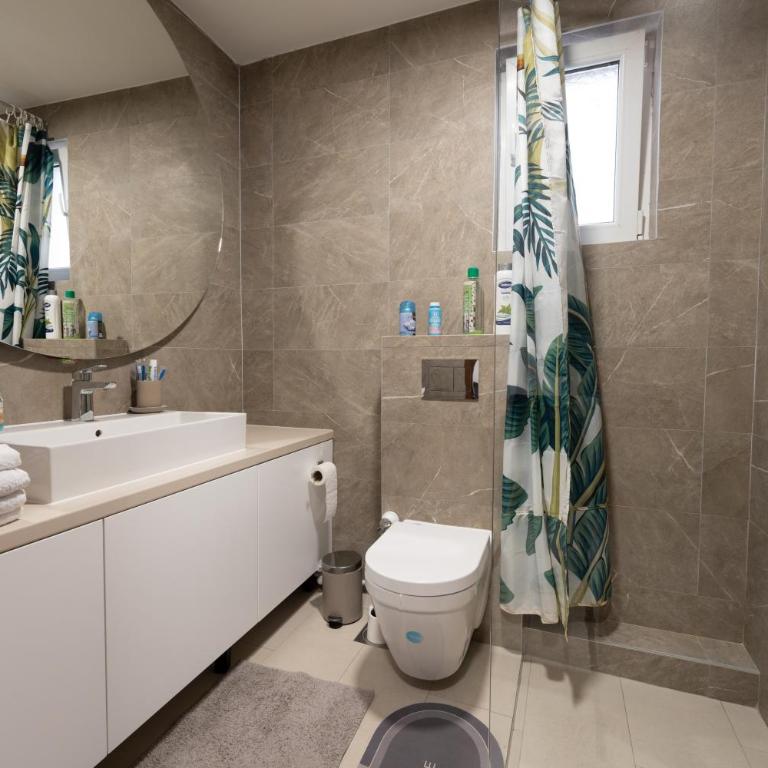 Comanda LUXURY APARTMENTS - Apartman sa 2 Spavaće Sobe - 17