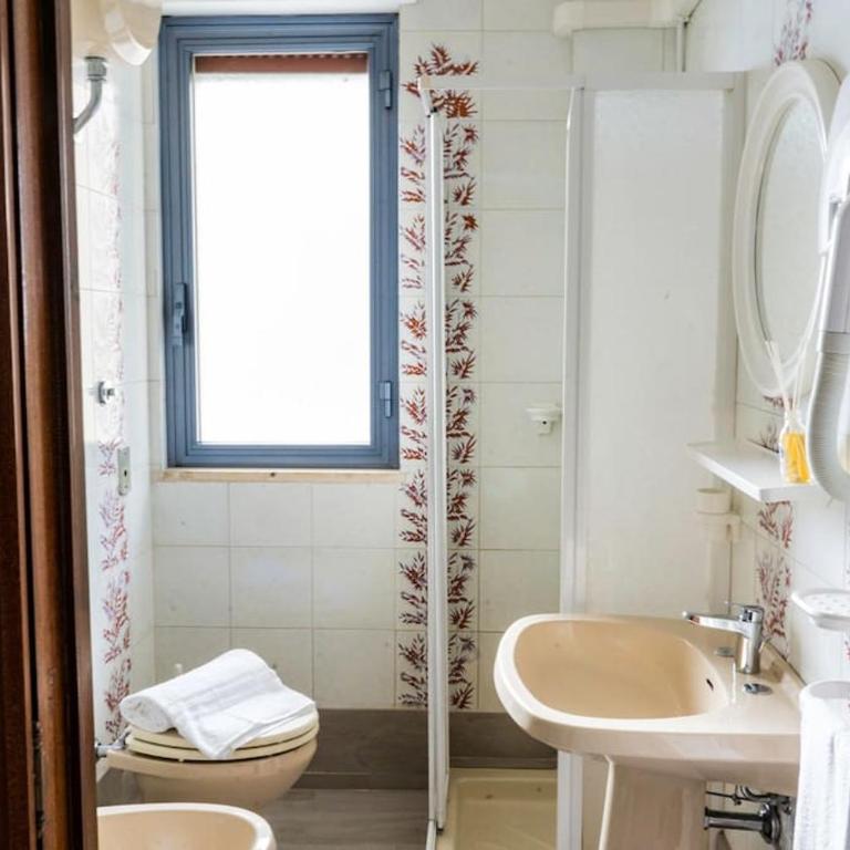 Appartamento Rita - Luminoso e vista mare - Two-Bedroom Apartment - 14
