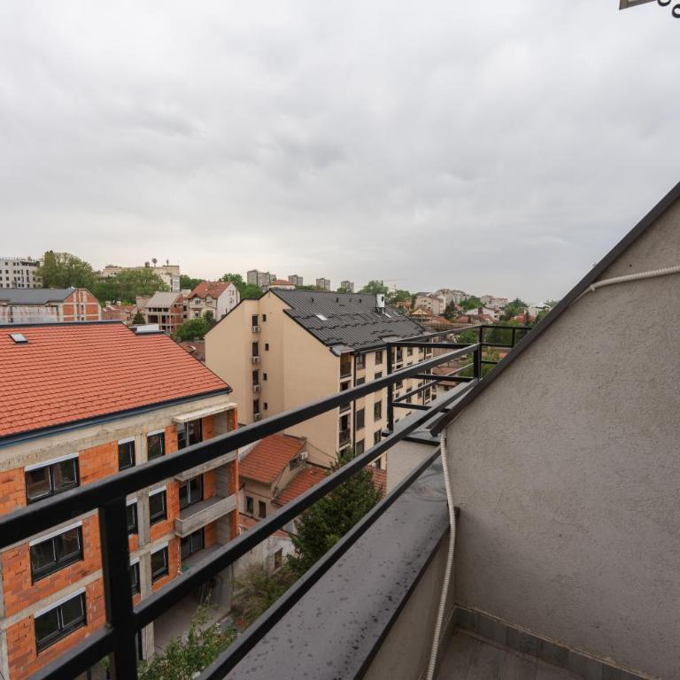 Comanda LUXURY APARTMENTS - Studio sa Balkonom - 1