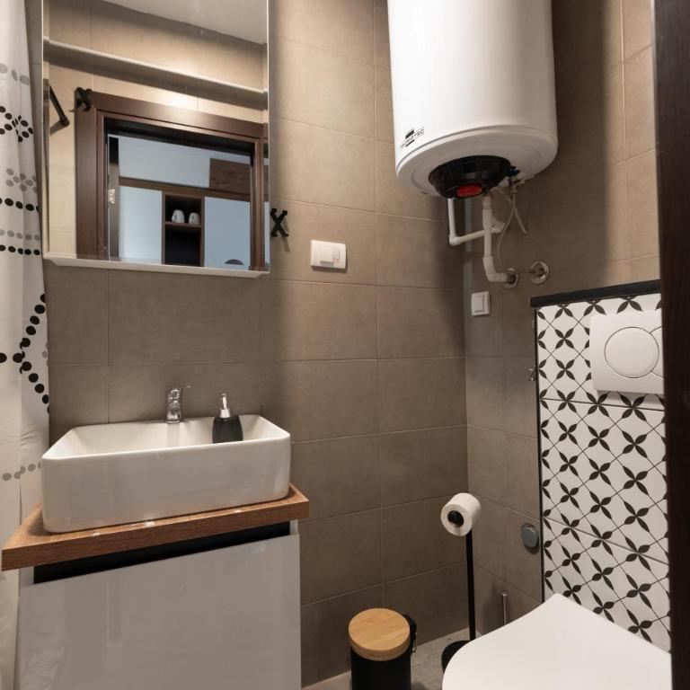 Comanda LUXURY APARTMENTS - Studio sa Balkonom - 5