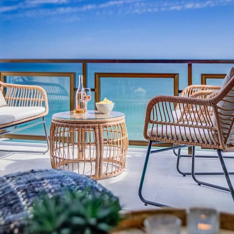 127-Stunning Beachfront Apartment in Benalmádena - Apartamento de 1 dormitorio - 38