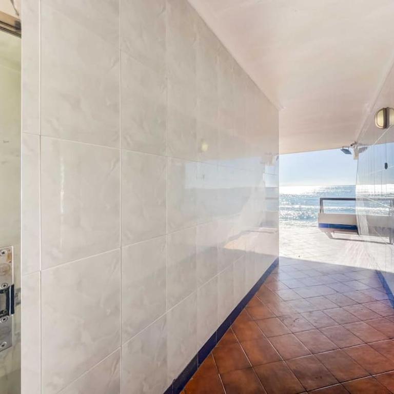 127-Stunning Beachfront Apartment in Benalmádena - Apartamento de 1 dormitorio - 33