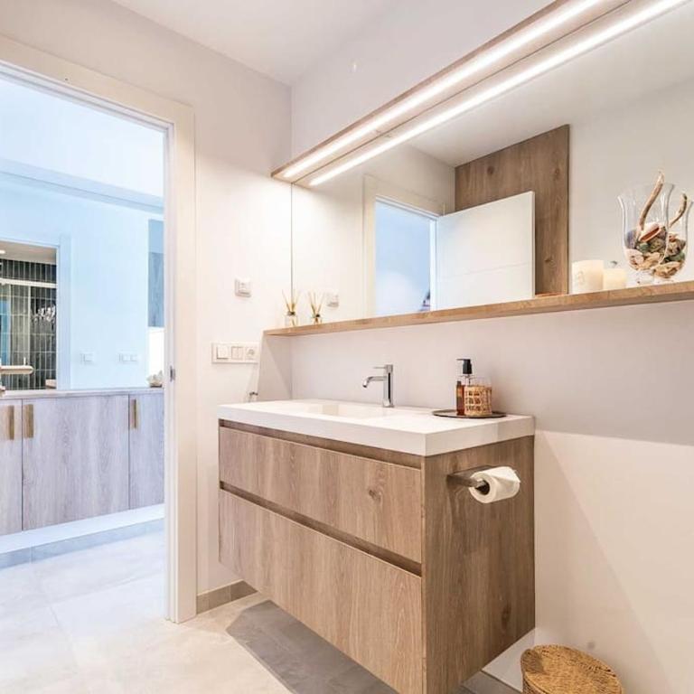127-Stunning Beachfront Apartment in Benalmádena - Apartamento de 1 dormitorio - 29