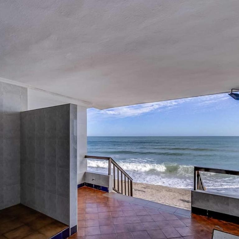 127-Stunning Beachfront Apartment in Benalmádena - Apartamento de 1 dormitorio - 35