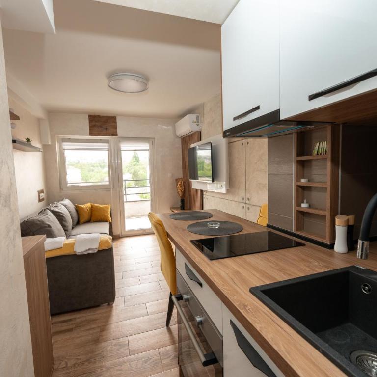 Comanda LUXURY APARTMENTS - Studio sa Balkonom - 17