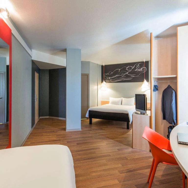 Ibis Sevilla - Habitación Premium - 4