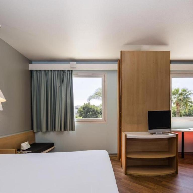 Ibis Sevilla - Habitación Premium - 5
