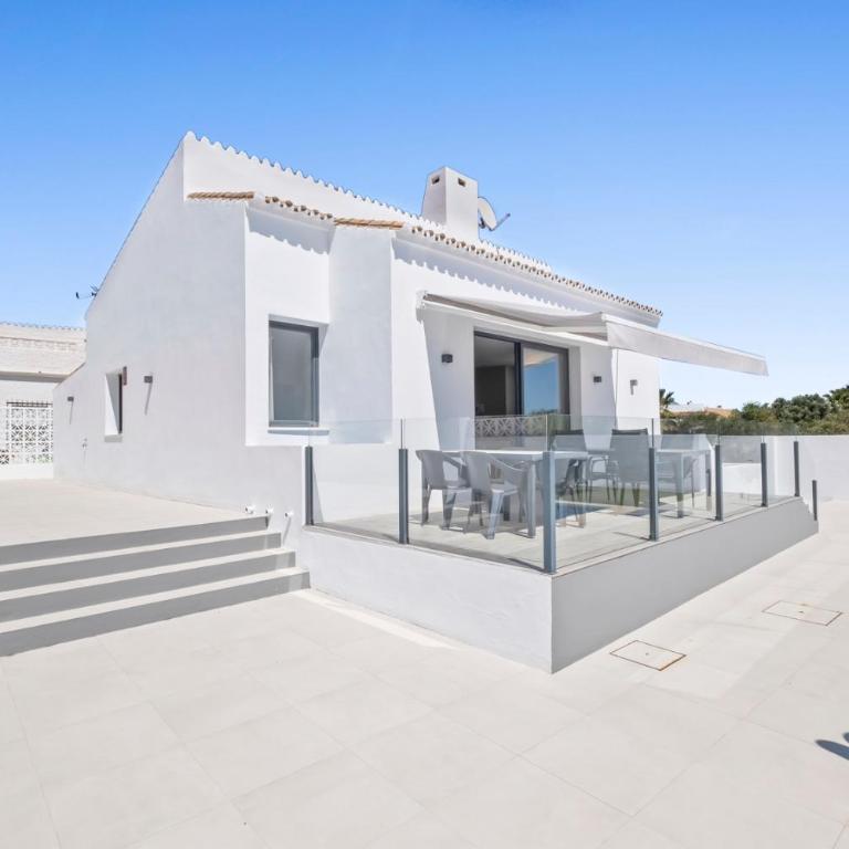Amazing Villa in El Faro - Villa - 10