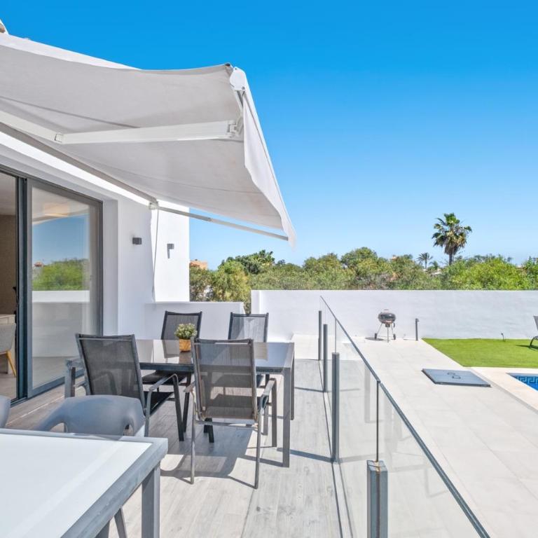 Amazing Villa in El Faro - Villa - 4