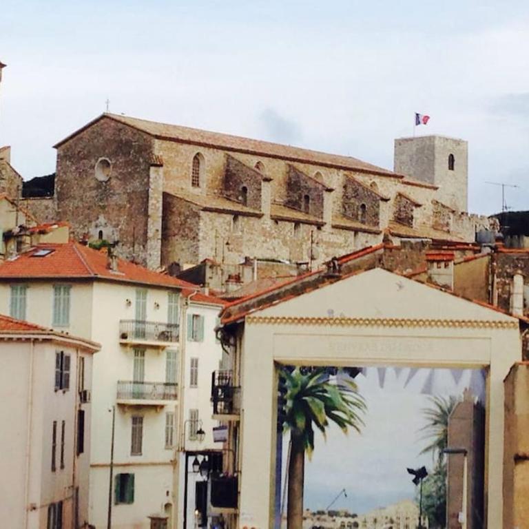 CANNES centre CHARMANT 2 PIECES MEZZANINE - Appartement 1 Chambre - 17