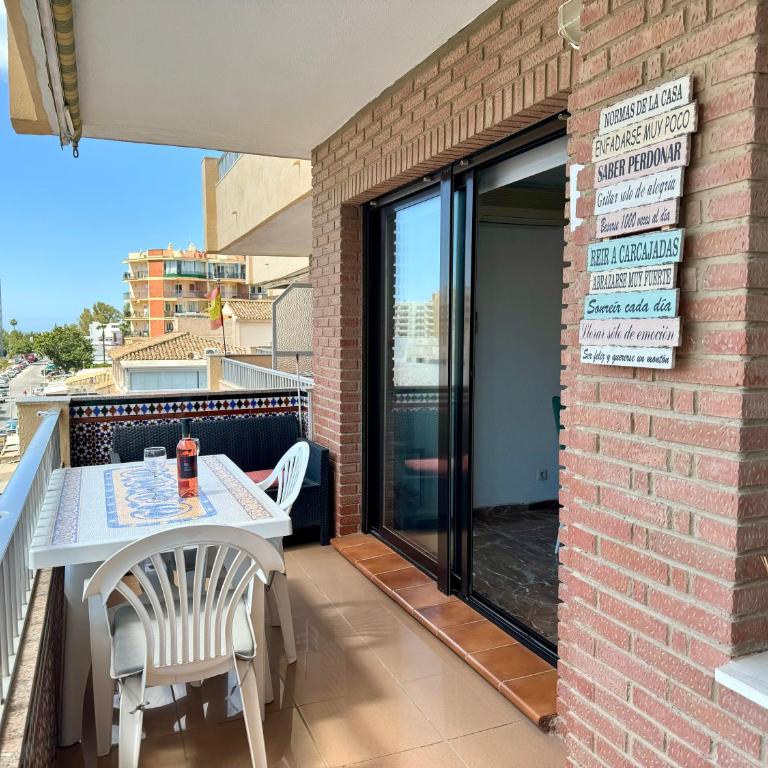 La Carihuela a 150 metros de la playa con espectaculares vistas - Apartamento de 2 dormitorios - 6