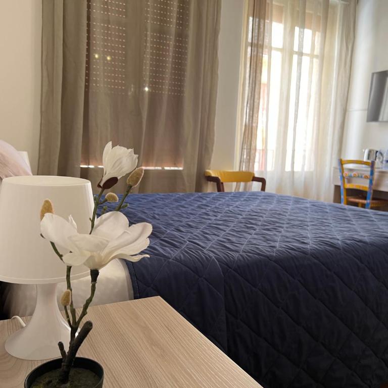 Donizetti 19 - Standard King Room - 4