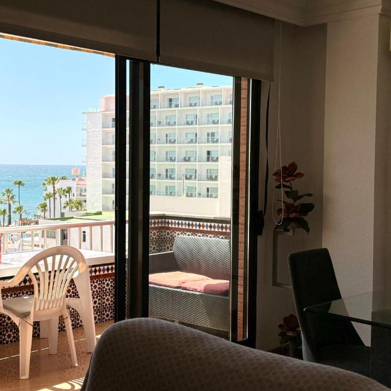 La Carihuela a 150 metros de la playa con espectaculares vistas - Apartamento de 2 dormitorios - 13