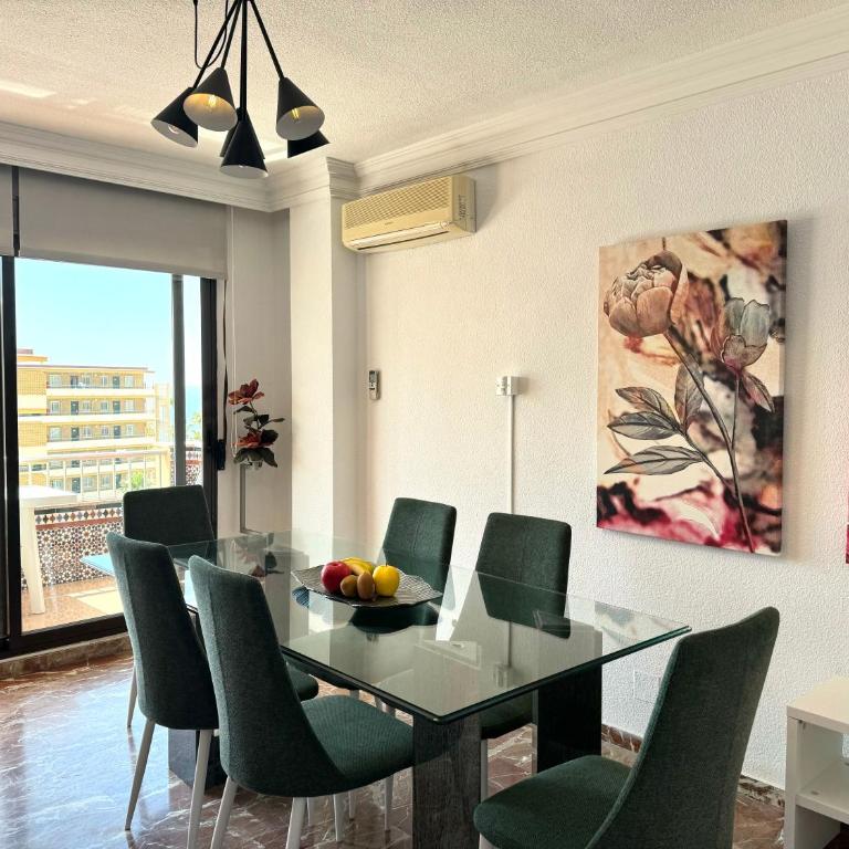 La Carihuela a 150 metros de la playa con espectaculares vistas - Apartamento de 2 dormitorios - 12