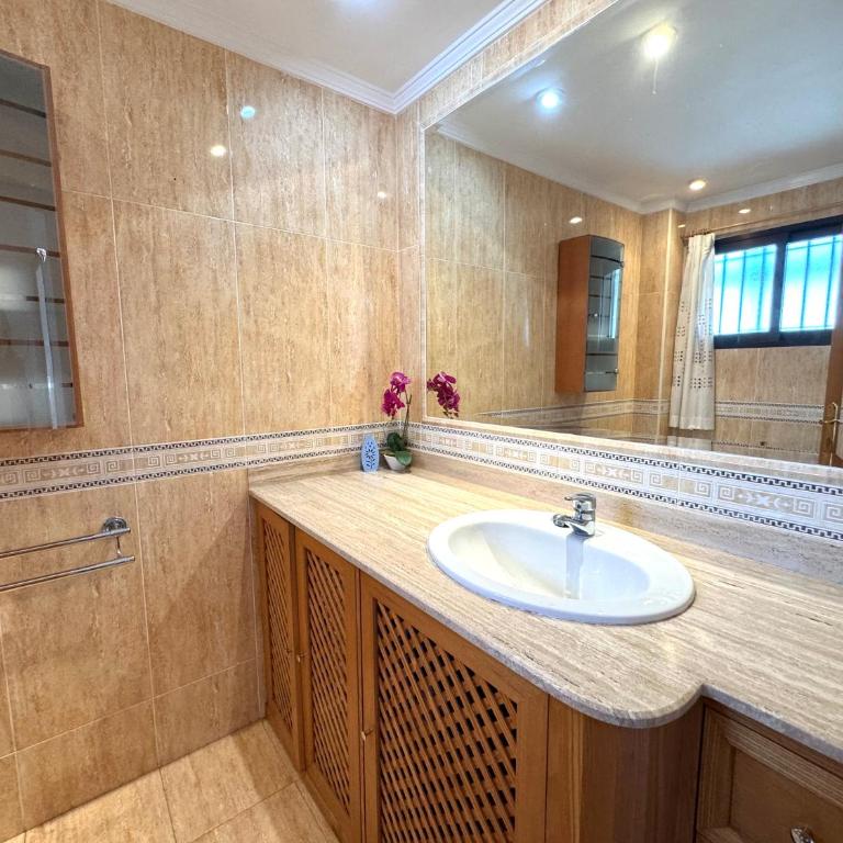 La Carihuela a 150 metros de la playa con espectaculares vistas - Apartamento de 2 dormitorios - 26