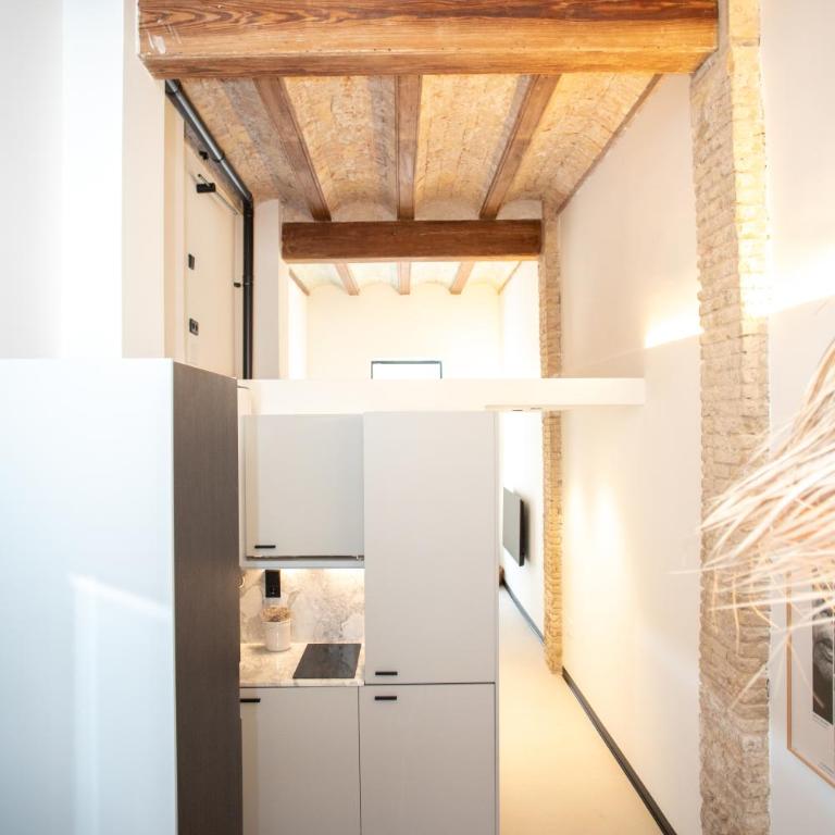 Lovely Exclusivity in Valencia Center - One-Bedroom Apartment - 31