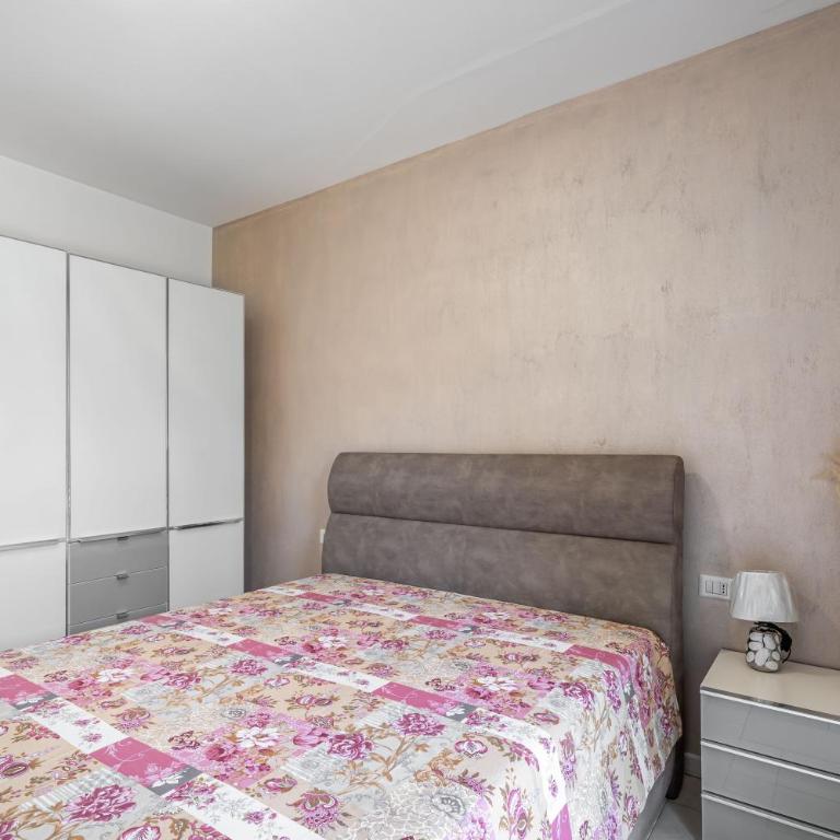 HOST4U - Garda Lake Lido Apartments With Pool, Garden and Private Parking in Garage - Apartment mit 1 Schlafzimmer - 10