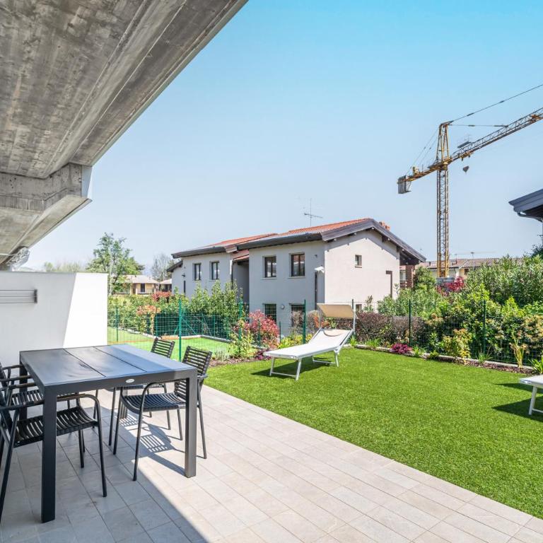 HOST4U - Garda Lake Lido Apartments With Pool, Garden and Private Parking in Garage - Apartment mit 1 Schlafzimmer - 20