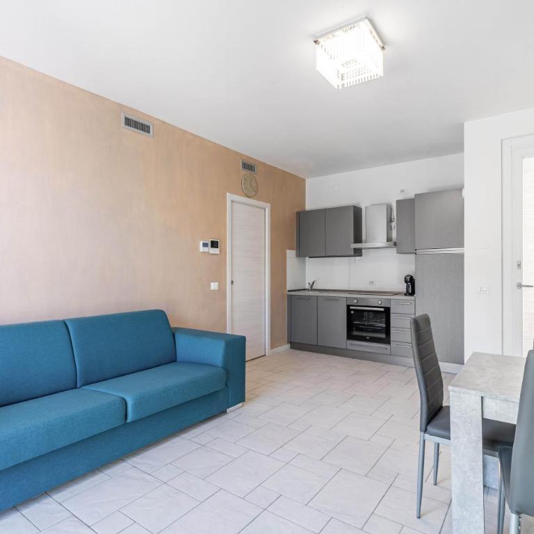 HOST4U - Garda Lake Lido Apartments With Pool, Garden and Private Parking in Garage - Apartment - 16