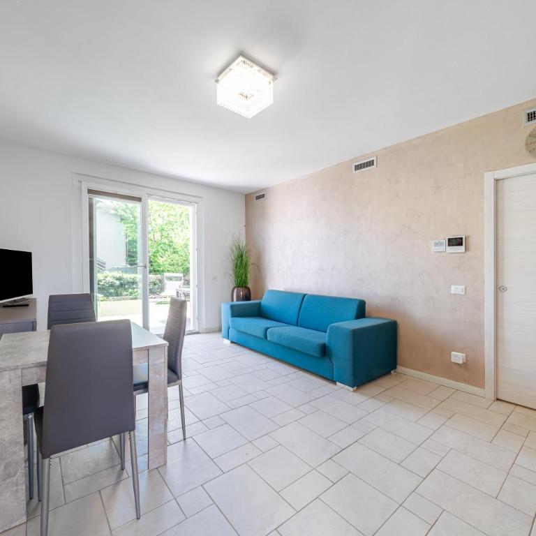 HOST4U - Garda Lake Lido Apartments With Pool, Garden and Private Parking in Garage - Apartment - 14