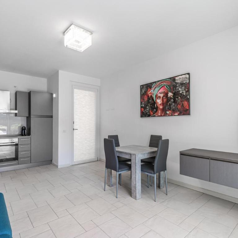 HOST4U - Garda Lake Lido Apartments With Pool, Garden and Private Parking in Garage - Apartment - 19