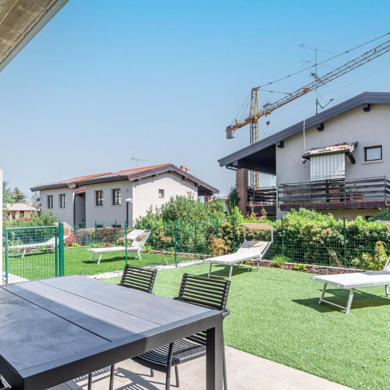 HOST4U - Garda Lake Lido Apartments With Pool, Garden and Private Parking in Garage - Apartment - 21