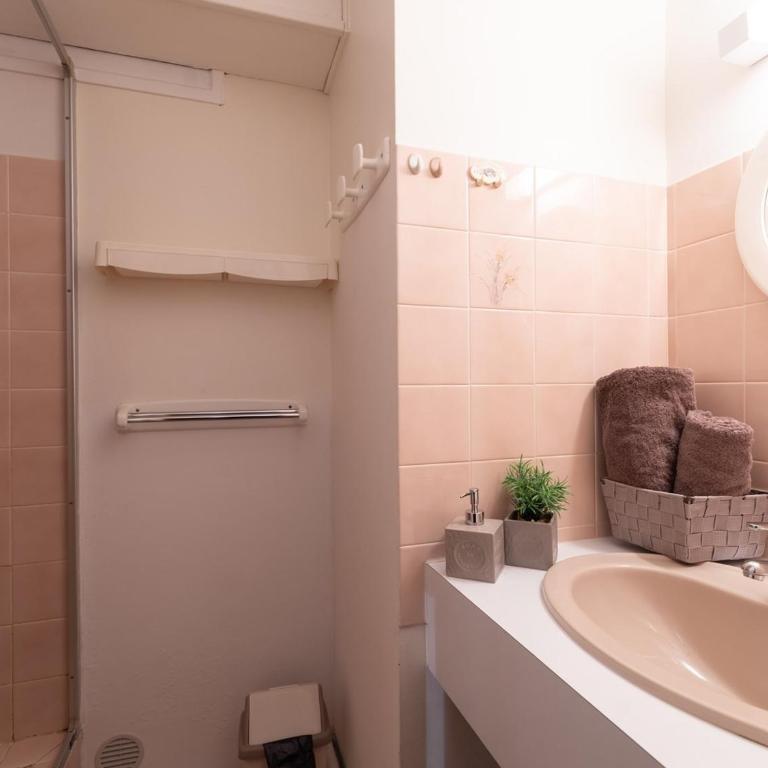 Appartement calme proche centre, parking et balcon, Saint-Lary - FR-1-296-194 - Apartamento (6 adultos) - 8
