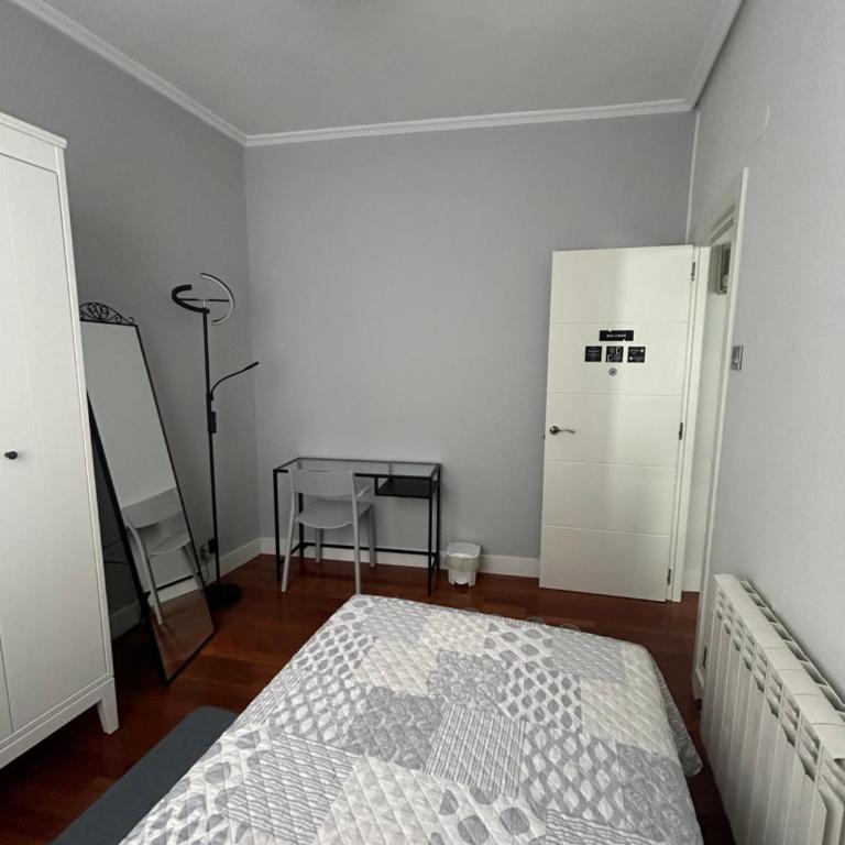 LianeGM - Single Room with Shared Bathroom - 8