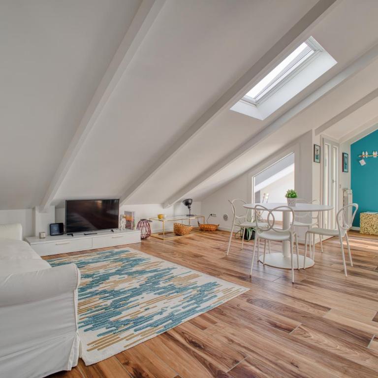 Just Urban Stays - Exclusive Duomo View Penthouse - 5 Min to M4 Dateo - Appartamento con 1 Camera da Letto - 5