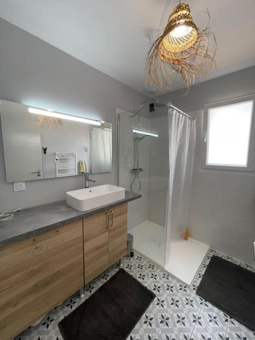 Villa Les Pins, terrasse, piscine et jardin clôt, vue forêt - Villa 3 Chambres - 21