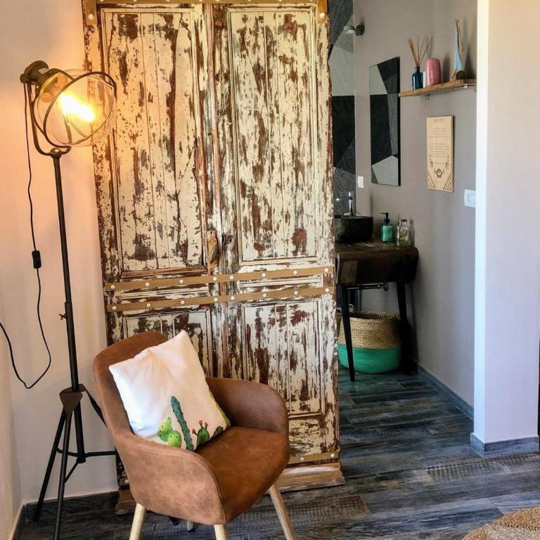 S'accabbadora Guest House - Double Room with Balcony - 16